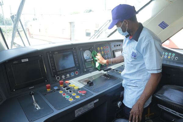 Cleaning the driver’s console
